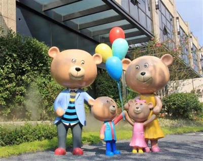 Skulptura družinske smole medvedke